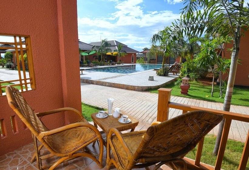 Superior Bungalow, Bagan Emerald