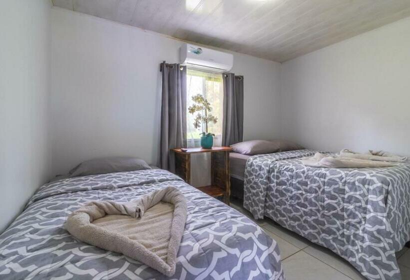 Economy Triple Room, Cabinas El Tecal