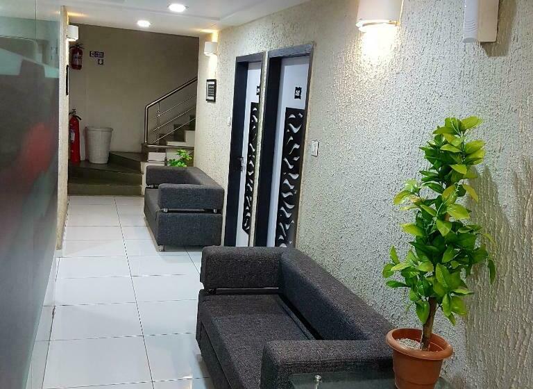 豪华房间, Paramount Inn