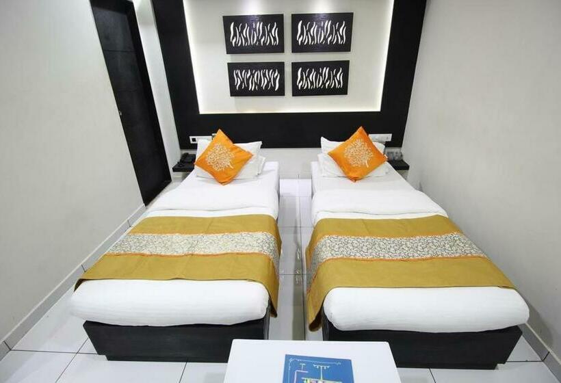 豪华房间, Paramount Inn