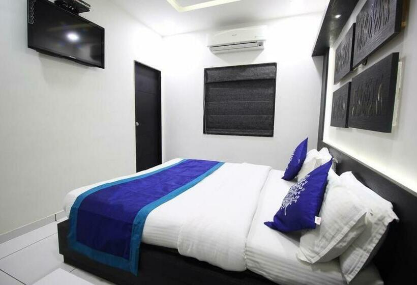 豪华房间, Paramount Inn