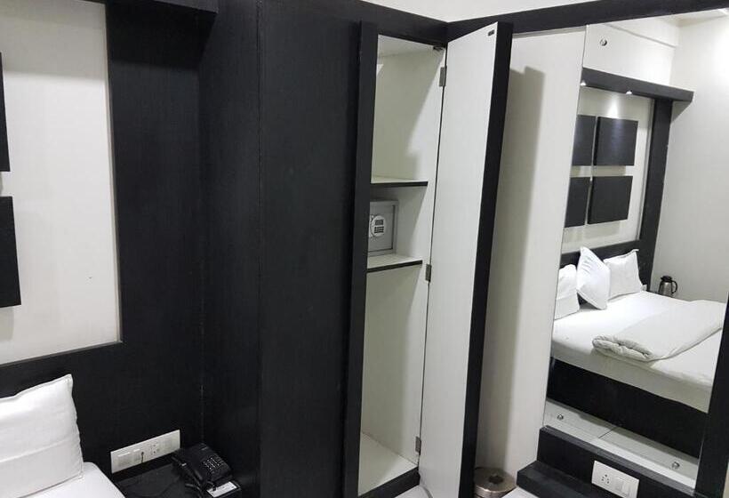 豪华房间, Paramount Inn