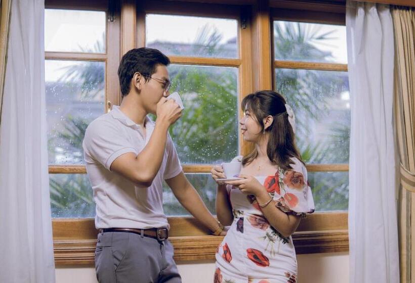 اتاق سوپریور, Sidney