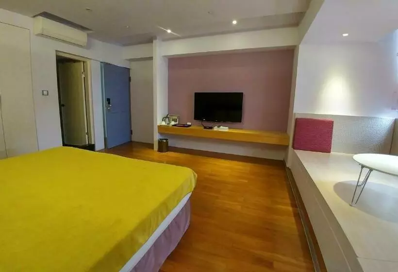 اتاق استاندارد با تخت بزرگ, Left Bank 121
