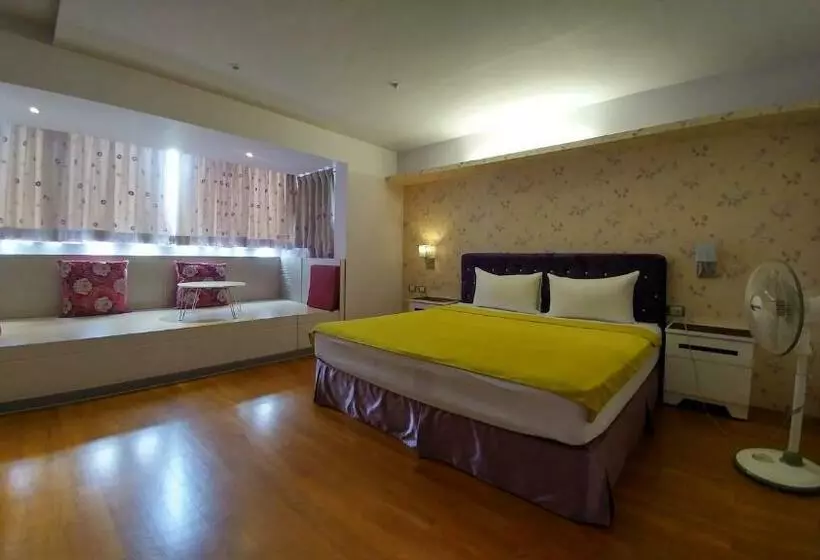 اتاق استاندارد با تخت بزرگ, Left Bank 121