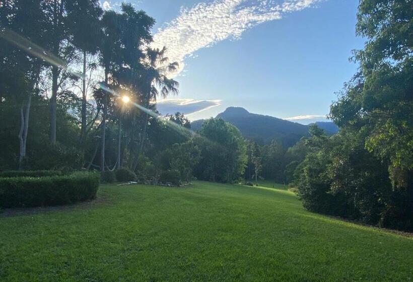 غرفة سوبيريور, Evermoore Homestead