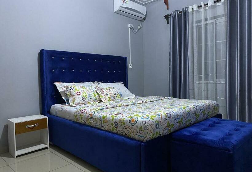 اتاق استاندارد با چشم‌انداز استخر, Casilina Guest Home