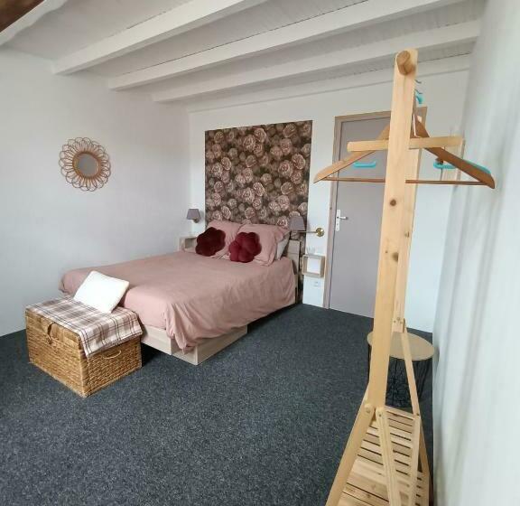 غرفة قياسية مزوَّدة بتراس, La Salamandre De L Escat