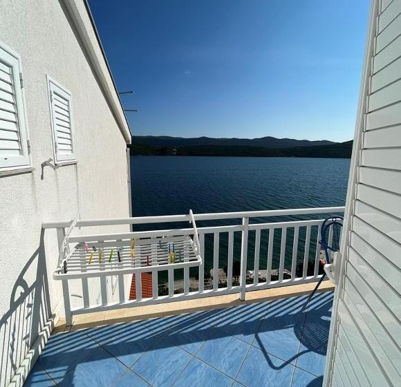 آپارتمان 1 خوابه, Villa Bianca With Private Beach And Parking