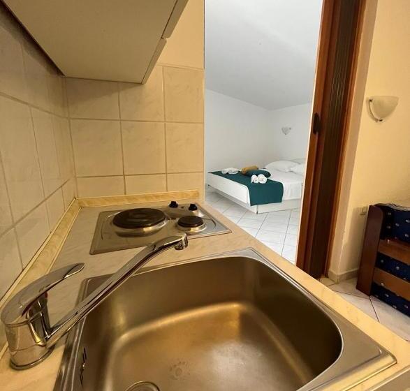 آپارتمان 1 خوابه, Villa Bianca With Private Beach And Parking