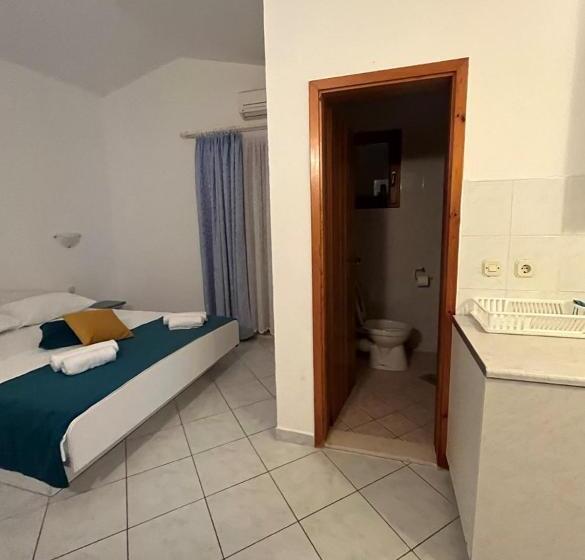 استودیوی استاندارد, Villa Bianca With Private Beach And Parking