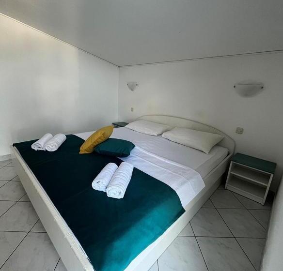 استودیو استاندارد با بالکن, Villa Bianca With Private Beach And Parking