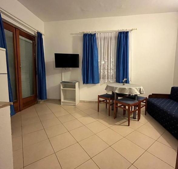 استودیوی استاندارد با چشمانداز دریا, Villa Bianca With Private Beach And Parking