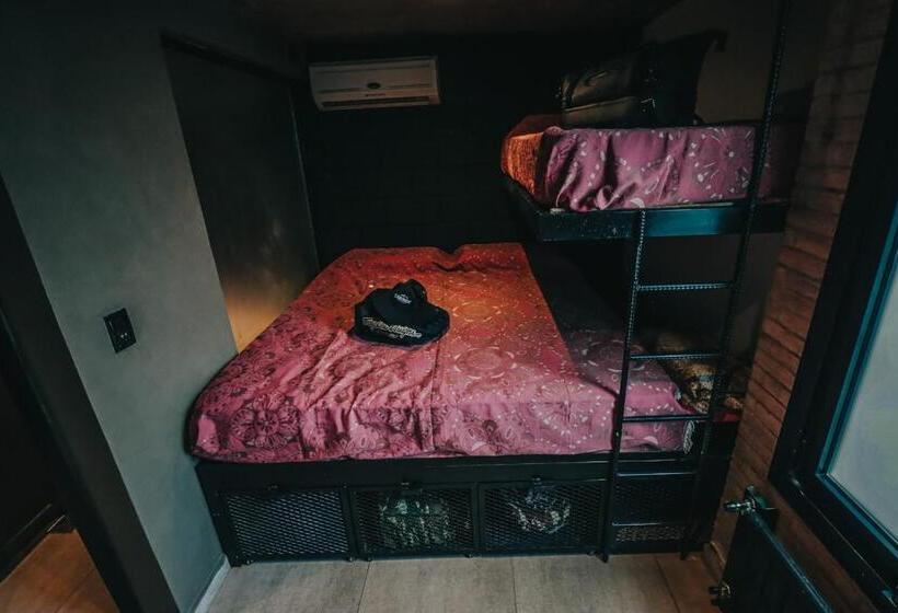 חדר משפחתי דלוקס, San Rock Hostel