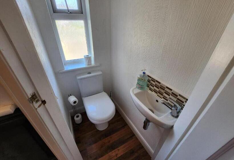 חדר סטנדרט חדר אמבטיה משותף, Solihull Shared House