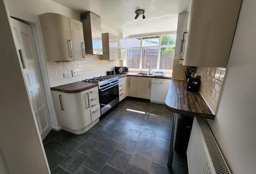 חדר סטנדרד יחיד חדר אמבטיה משותף, Solihull Shared House