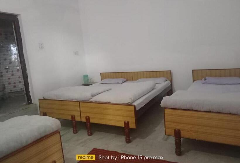 基本三人间, Amisha