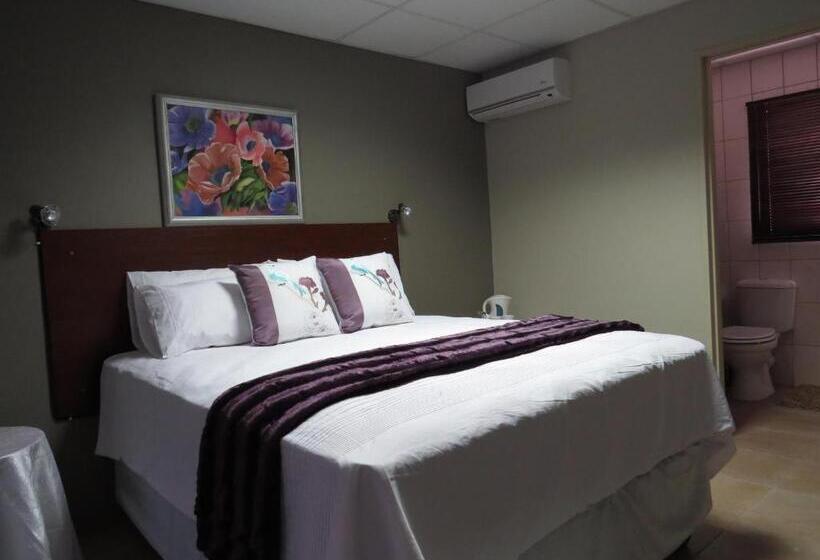 חדר דלוקס, Komrus B&b