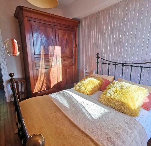 バス共有のスタンダードルーム, Quelle Belle Vue  Chambre D Hote