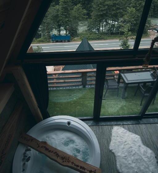 غرفة ديلوكس عائلية, Elamti Suıt Bungalov