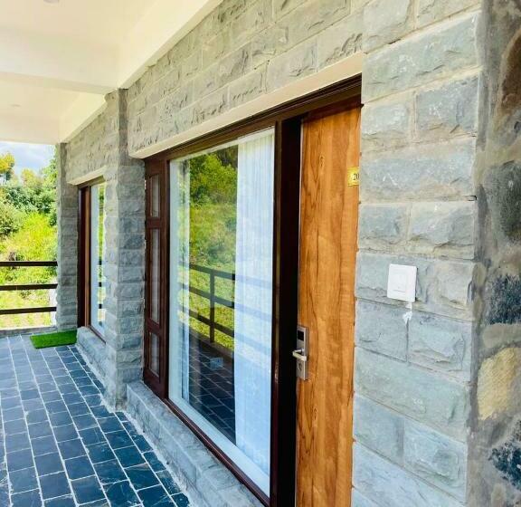 マウンテンビュースタンダードルーム, The Stone Age : A Boutique