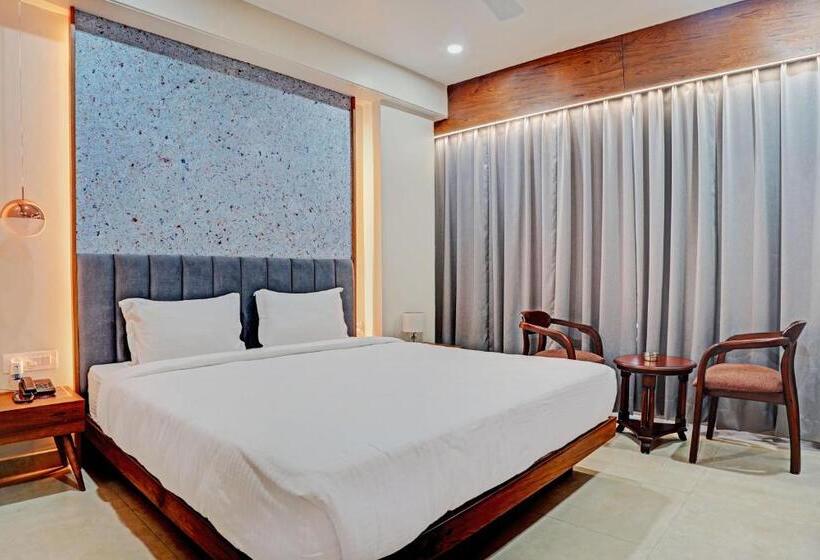 اتاق لوکس سه تخته, Palette Patel Nagar Formerly Ocean Breeze