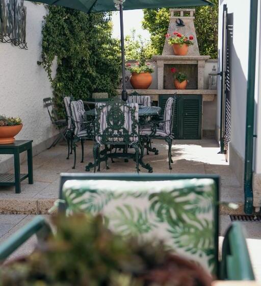 اتاق لوکس, Flowers & Faces Guesthouse