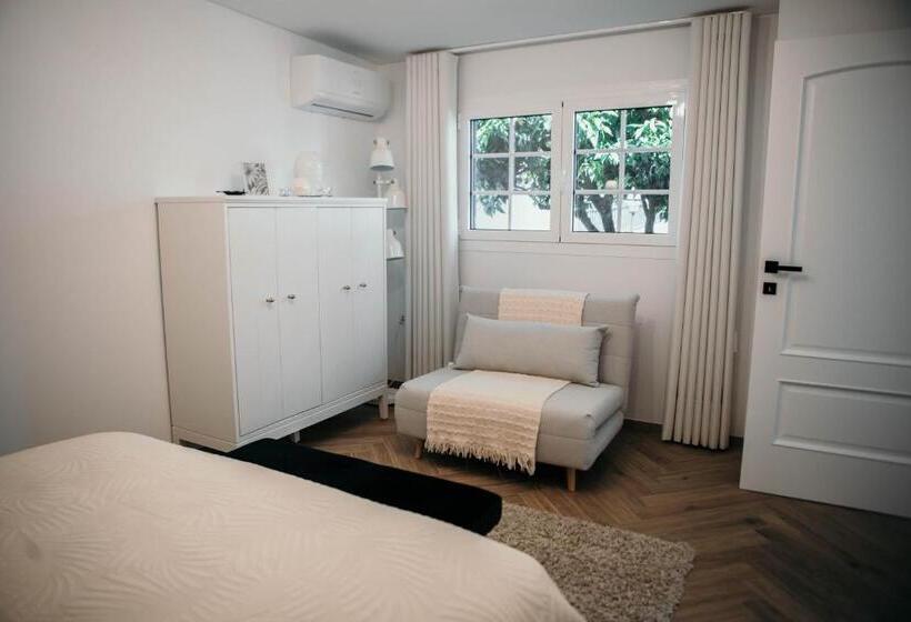 اتاق لوکس, Flowers & Faces Guesthouse