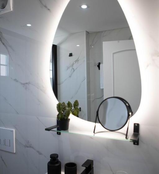 اتاق استاندارد, Flowers & Faces Guesthouse