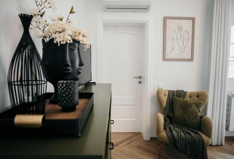 اتاق استاندارد, Flowers & Faces Guesthouse