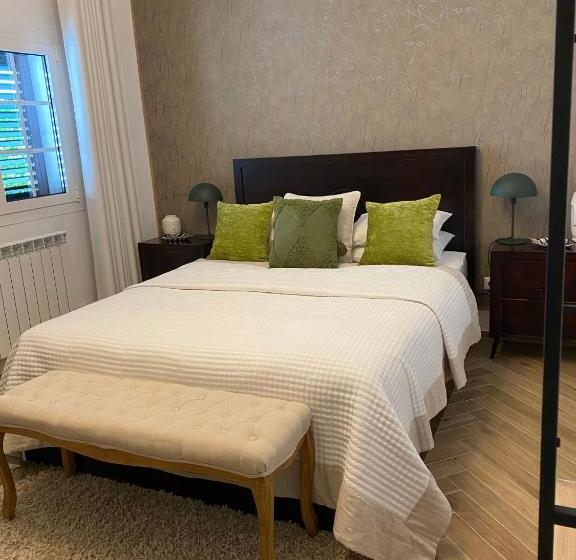 اتاق استاندارد, Flowers & Faces Guesthouse