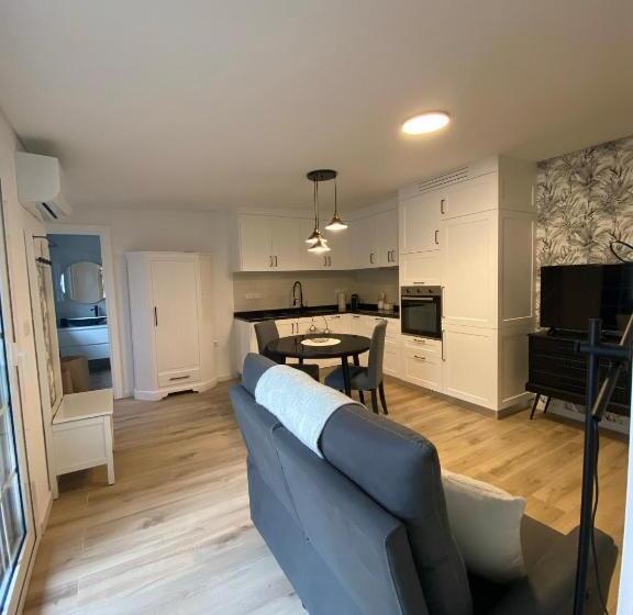 اتاق لوکس, Flowers & Faces Guesthouse