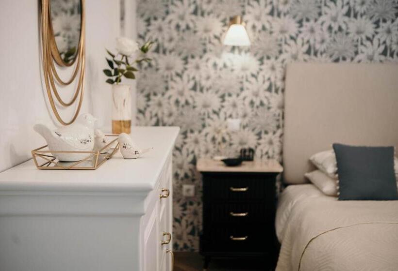 اتاق لوکس, Flowers & Faces Guesthouse