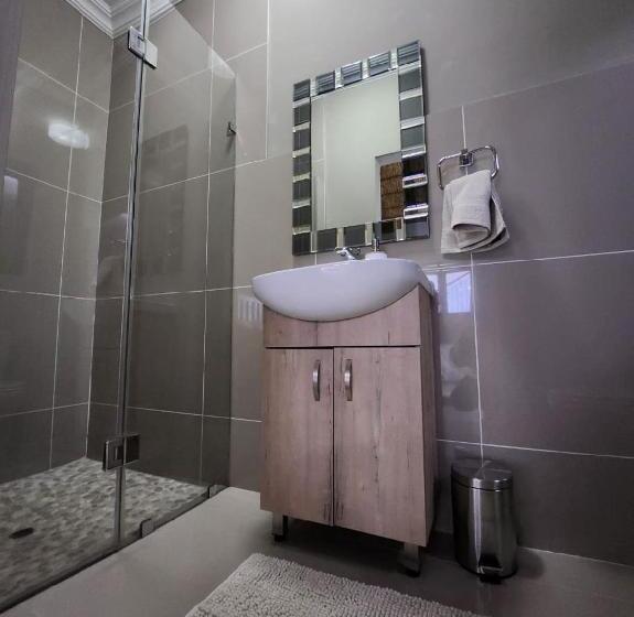 ファミリールーム, Scenicviews@103