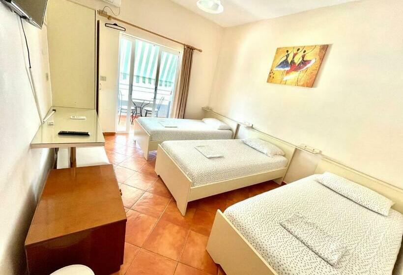 Triple Room Sea View, Classic Rooms