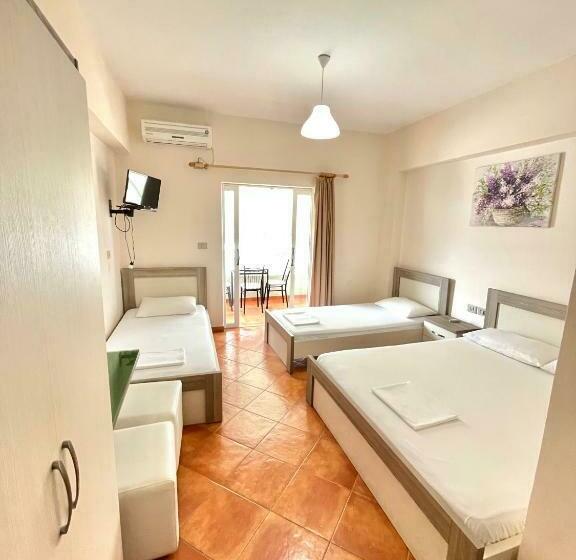اتاق خانوادگی با چشم‌انداز دریا, Classic Rooms