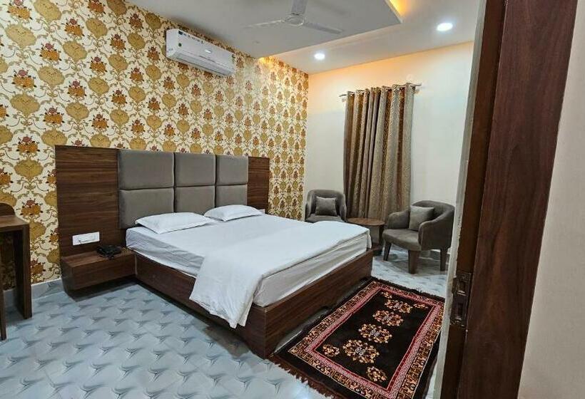 带大床的高级房间, Nest