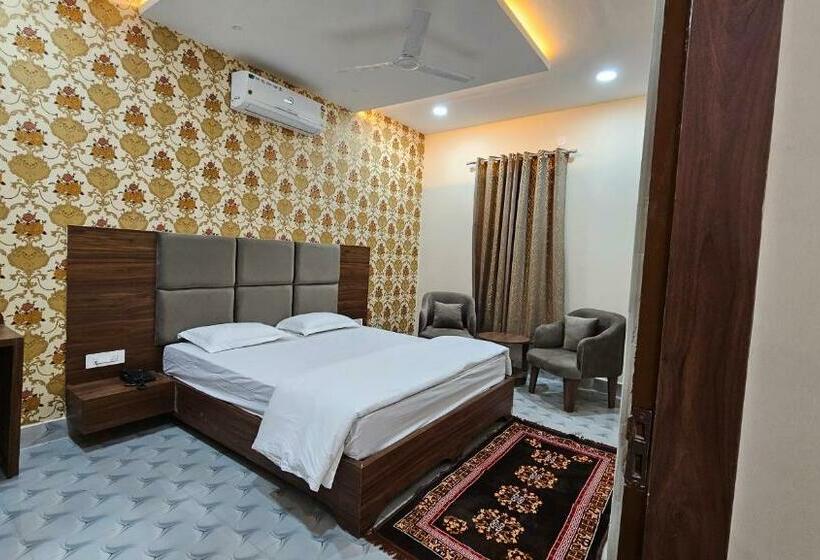 带大床的高级房间, Nest