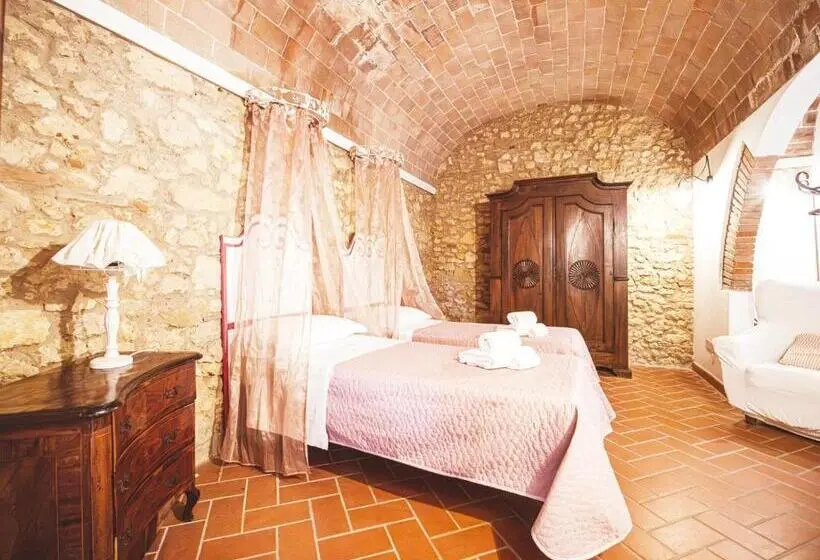 ガーデンビュースタンダード４ベッドルーム, Relais Casale Il Poggetto Villa Paola