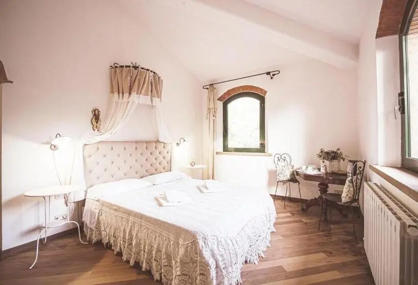 スーペリアールーム, Relais Casale Il Poggetto Villa Paola