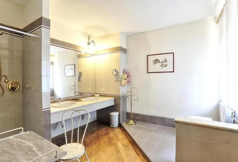 スーペリアールーム, Relais Casale Il Poggetto Villa Paola