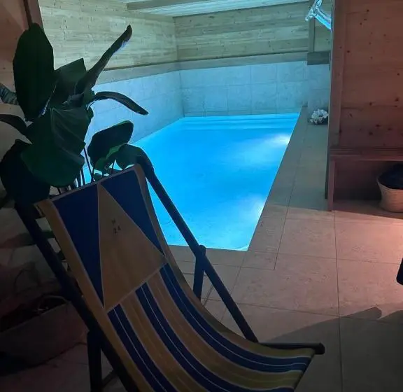 Perhehuone, Chalet La Petite Ourse