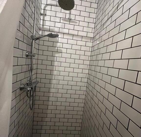 اتاق خانوادگی با چشم‌انداز باغ, Hótel Goðafoss Fosshóll