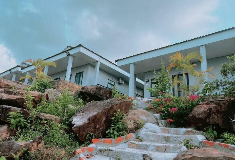 اتاق خانوادگی با چشمانداز کوه, Phu Quoc Hills Bungalow