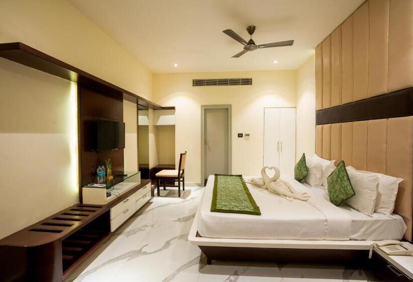 带大床的高级房间, Park Signature Hotels   Royal Benza