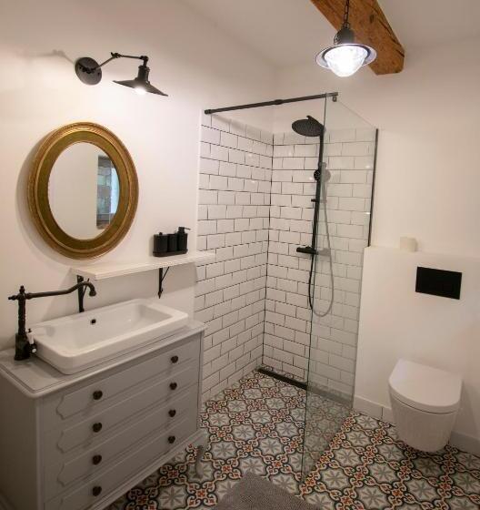 Номер Стандарт, Káli Kert