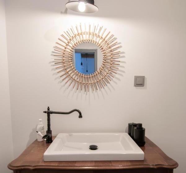 Номер Стандарт Адаптированный для Инвалидов, Káli Kert