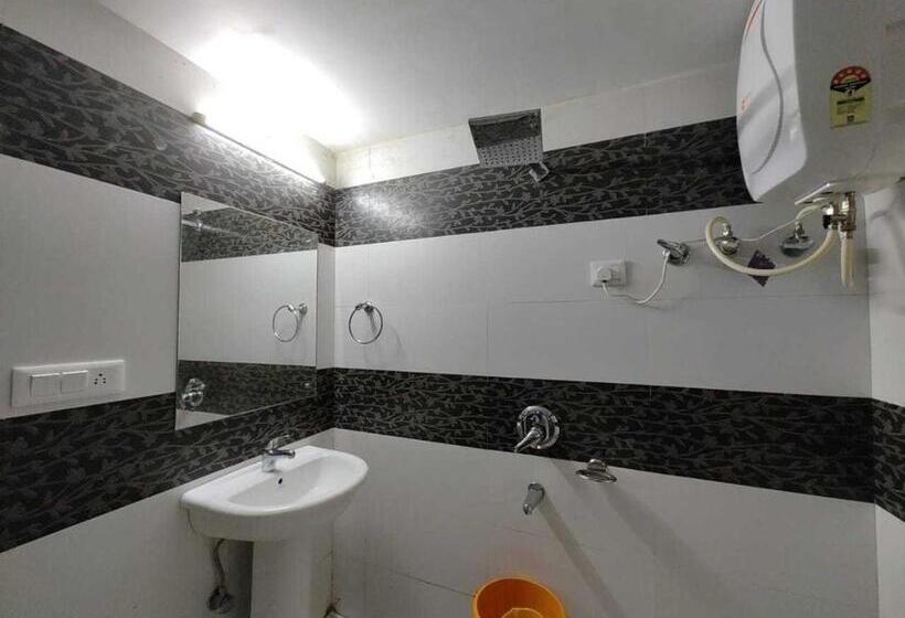 Трехместный Номер Классика, Collection O White Villa