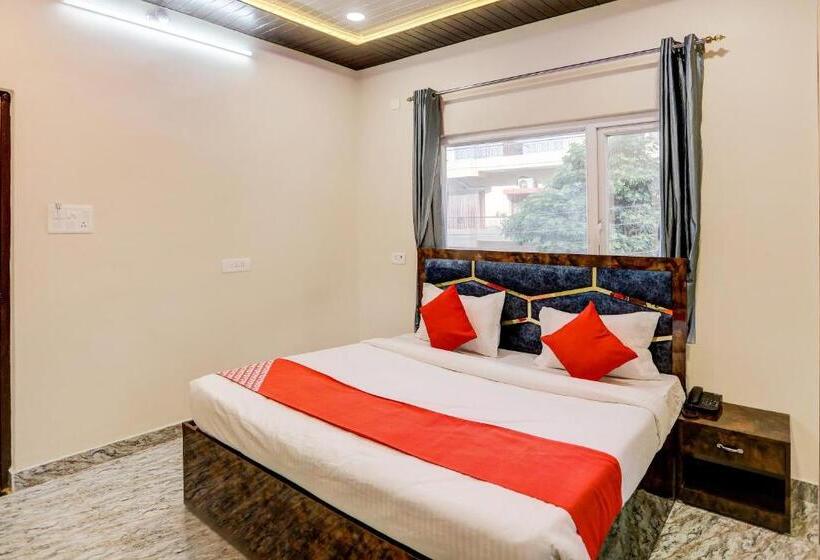 トリプルクラシックルーム, Oyo Flagship 81327 Ks Palace