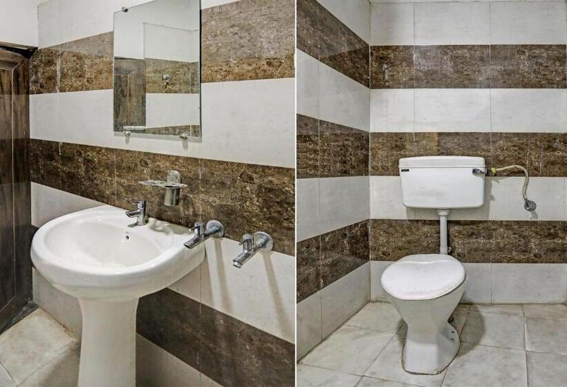 トリプルクラシックルーム, Oyo Flagship 81328  Panjabi